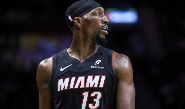 阿德巴约：我们只要评论判罚就会被罚款但这确实改变了比赛