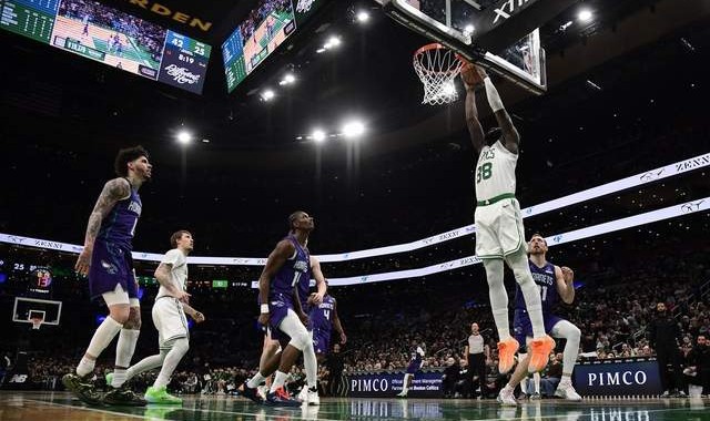 开云APP-爆大冷！东部第二轰然倒下：全场鸦雀无声，黑马三人组轰56分